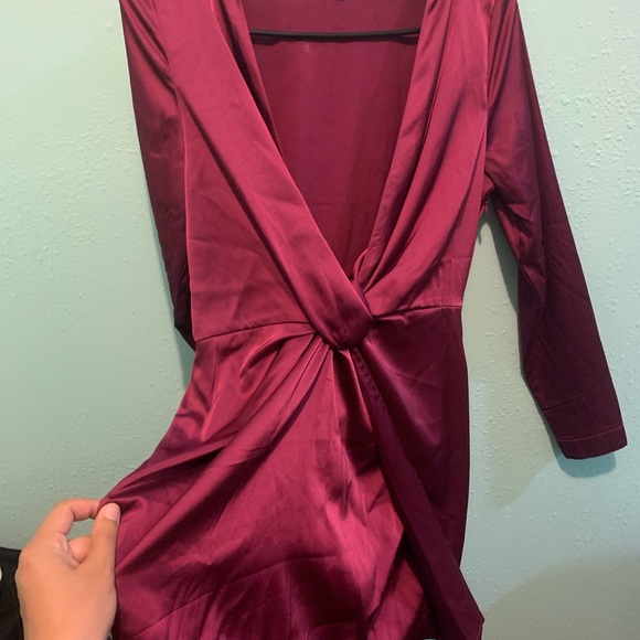 Fashion Nova burgundy dress. Size medium - Picture 3 of 3